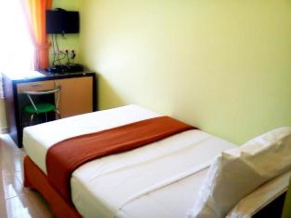 Hotel Keluarga Djagalan Raya Surabaya Exterior photo